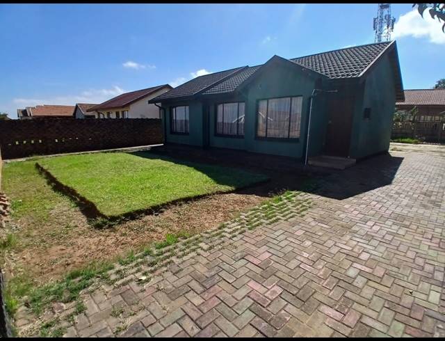 3 BEDROOM HOUSE FOR SALE IN EVATON WEST